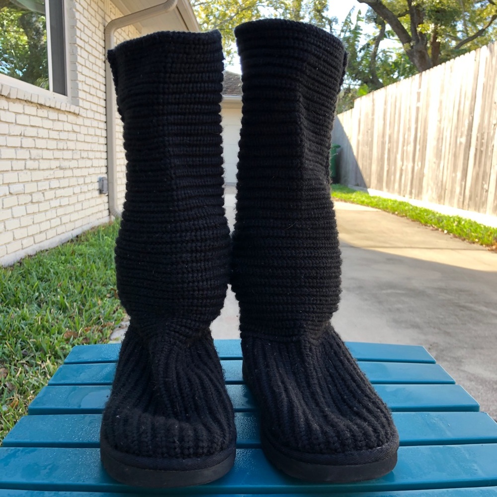 Black Tall Cardy Boots- UGG- Sz 8